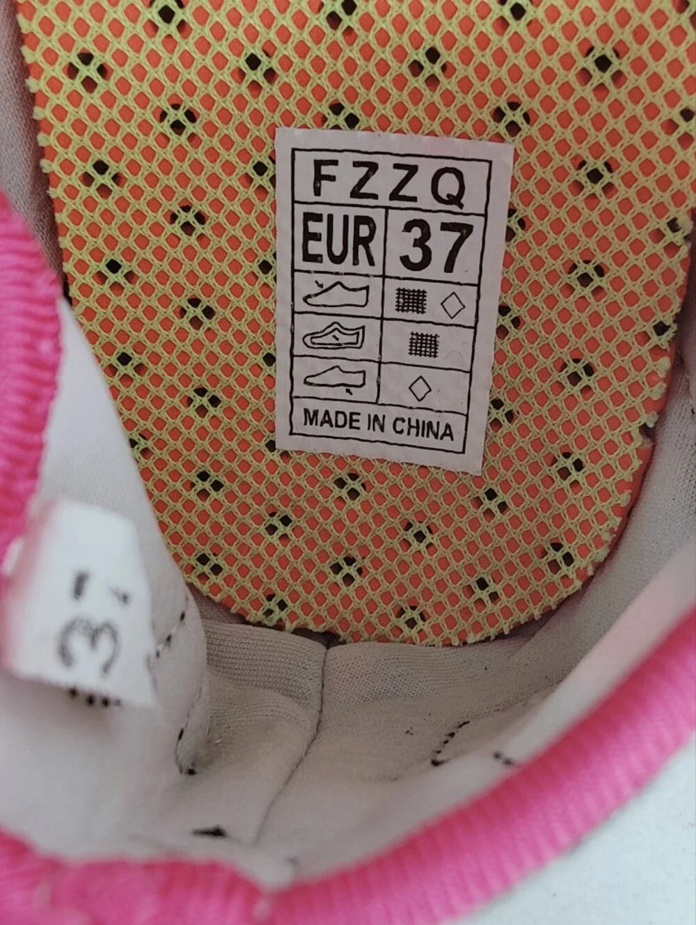 UBFEN Kids' Girls' Water Shoes Aqua Socks, Sz 6